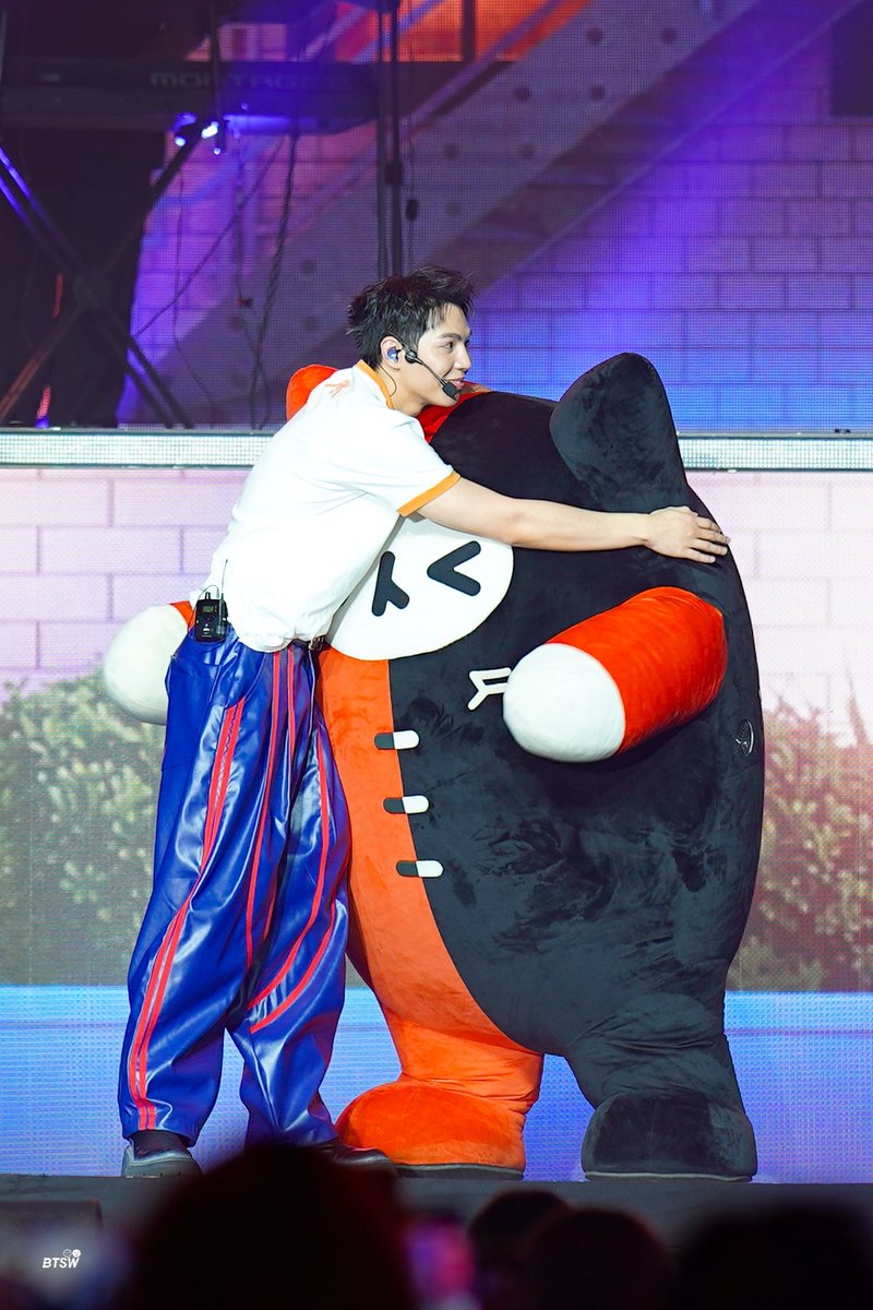 bbbittersweettt's tweet photo. นาน น๊านนนนนน จะเห็นมุมุกับป๋ารักๆกัน ปกติตีกันตลอด 5555555555555566666655555555555

EMBPFK FEEL THE FUN TOGETHER
#FFFPartyConcert2026D2
#Firstkanaphan 
☆⌒ ₊ ·@Firstkpp https://t.co/VsFj951PUT