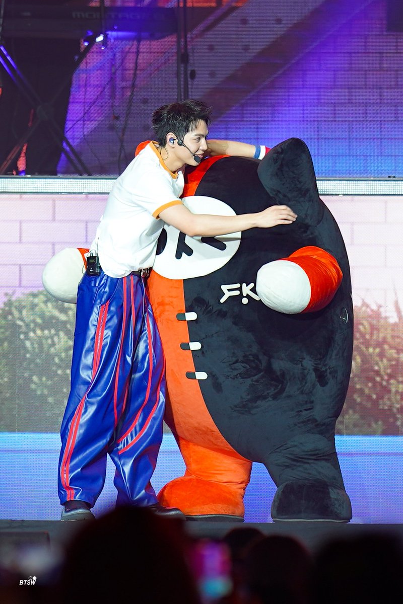 bbbittersweettt's tweet photo. นาน น๊านนนนนน จะเห็นมุมุกับป๋ารักๆกัน ปกติตีกันตลอด 5555555555555566666655555555555

EMBPFK FEEL THE FUN TOGETHER
#FFFPartyConcert2026D2
#Firstkanaphan 
☆⌒ ₊ ·@Firstkpp https://t.co/VsFj951PUT