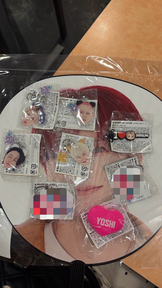 yuna0818GD's tweet photo. TREASURE THE STAGE NEW WAV
ザステ カプセルトイ FCトレカ　

【譲】 写真のとおり

【求】 アクキー:ジュンギュ JUNKYU 喜怒哀
         異種交換可

         トレカ:ジュンギュ JUNKYU 同種交換

福井8/8手渡し交換優先
郵送検討

お気軽にお声掛けください https://t.co/ZEyIY6PZvC