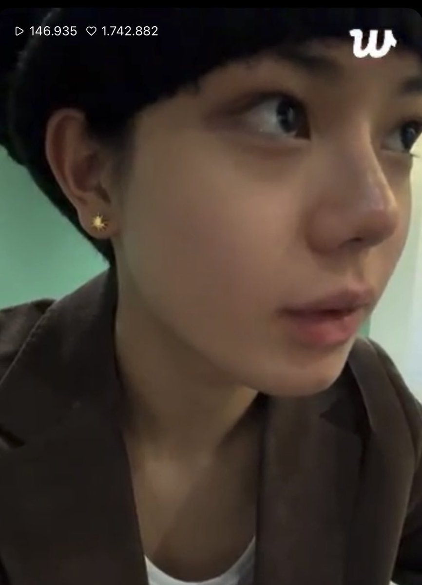 ohyulyul's tweet photo. HIS SIDE PROFILE IS PRETTY AF😭🤍 https://t.co/mfriZHOS2j