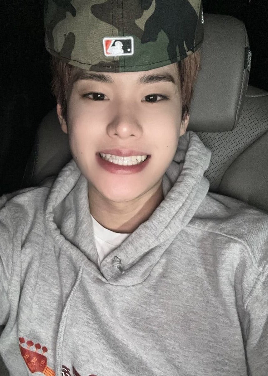 ddo_ya_0's tweet photo. 차에서 셀카 찍은 거 좋아하는듯 (내가)

소희 잘 컸네..🐥 https://t.co/oBjWXtrx8b