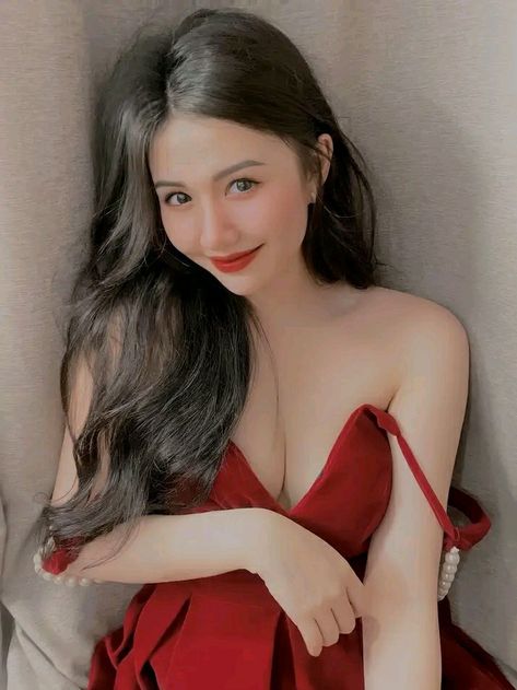thecatkm23's tweet photo. Bold red, timeless elegance
euz https://t.co/QyuAugwlpK