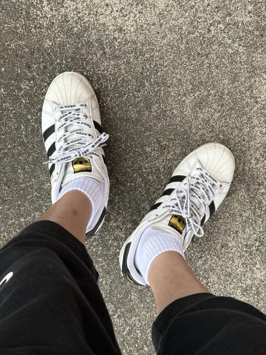 sleepwalking_a1's tweet photo. スーパースターはガキの頃憧れたスニーカー👟だったなぁ〜☺️
子供っぽいな😓 https://t.co/6ZRFgFRXgb