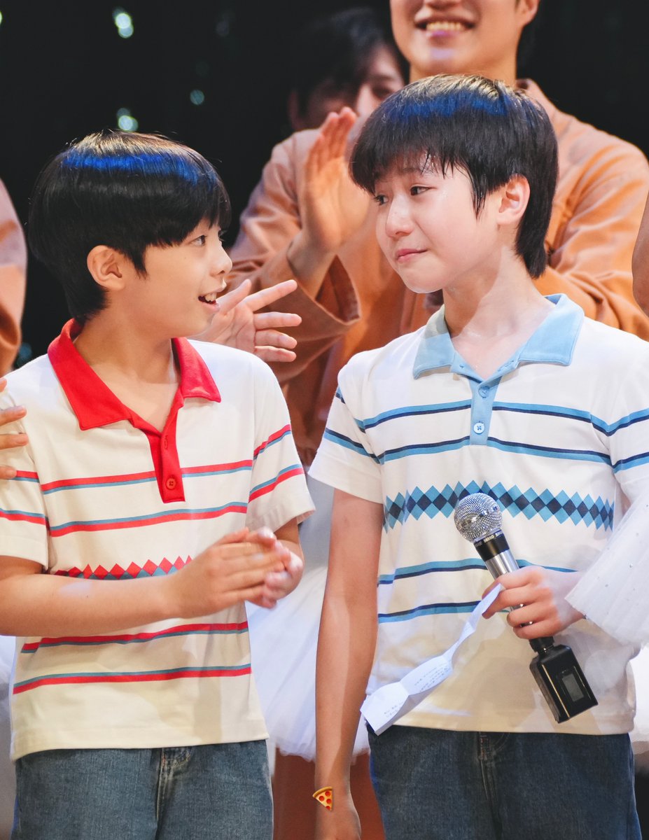 pizzaelliot26's tweet photo. 260725 (낮) 빌리 엘리어트
#김우진 빌리

윤우랑 눈마주치고 눈물 또 터져서 
쁘엥 물만두 ㅜㅜ https://t.co/Jvul8dpwkS