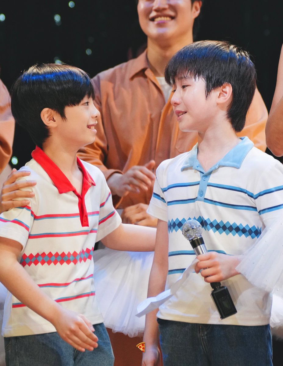 pizzaelliot26's tweet photo. 260725 (낮) 빌리 엘리어트
#김우진 빌리

윤우랑 눈마주치고 눈물 또 터져서 
쁘엥 물만두 ㅜㅜ https://t.co/Jvul8dpwkS