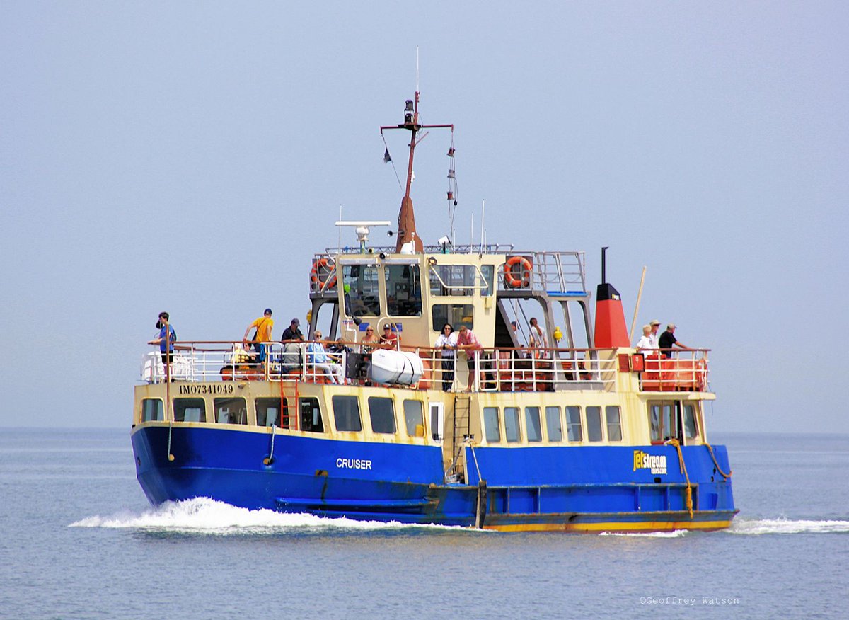 GeoffreyWatson2's tweet photo. Jetstream's "Cruiser" at the Red Sand towers on Friday 24th July.
#jetstream #thames #cruiser #passengers #sightseeing #marinephotographer #maritime #pleasuretrip #britishshipbuilding #history #forts #wartime https://t.co/ExH1QAHOZ0
