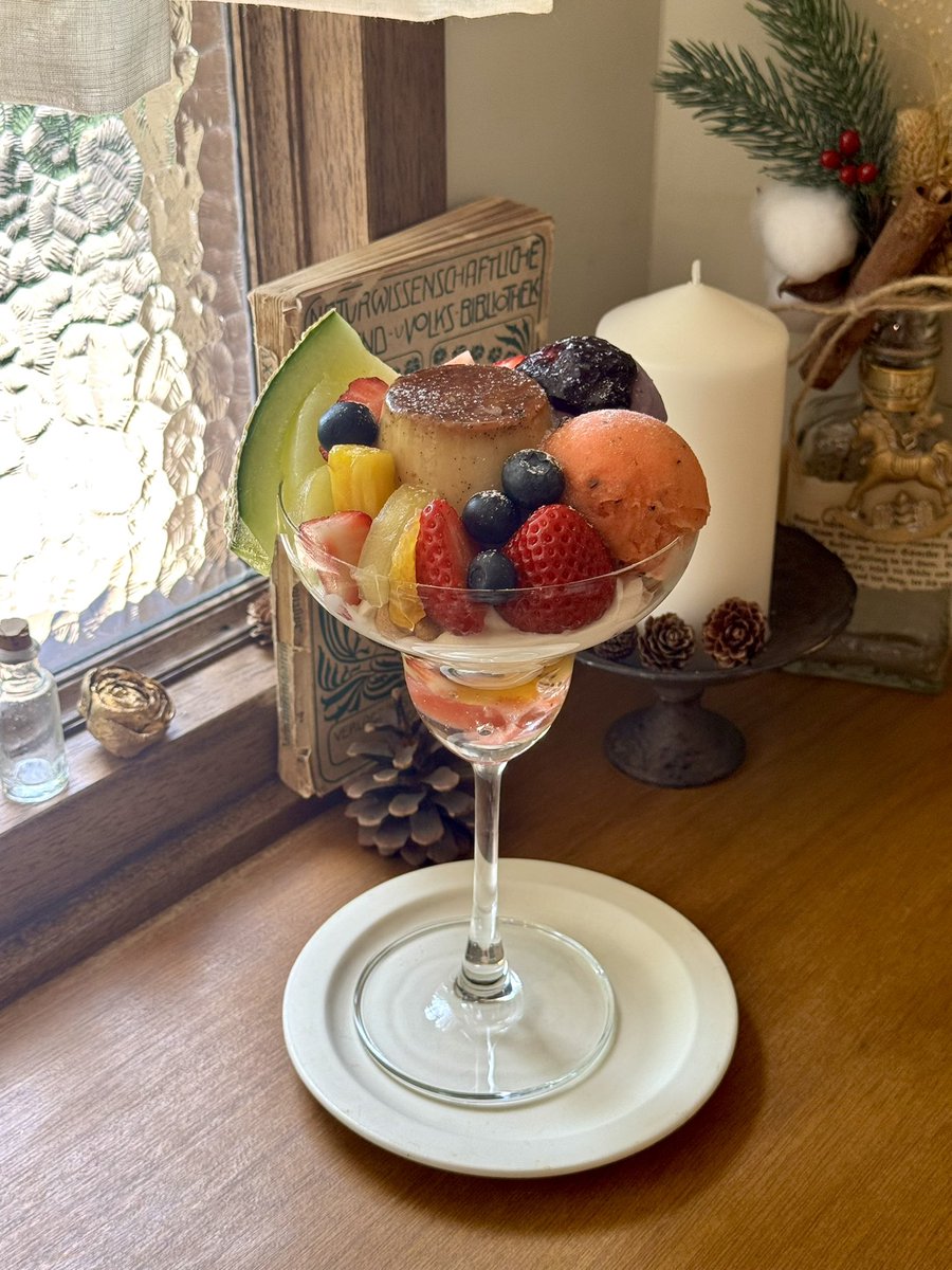 _cy_148_'s tweet photo. フルーツ盛り盛りプリンアラモード大好物です。 https://t.co/FVOsiQp2HR