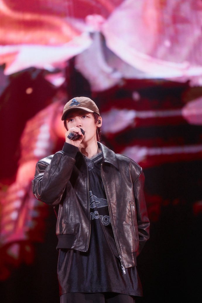 HMH_Record's tweet photo. Rehearsal Images  | #HouMinghaoBelongsToUs2026 Concert Tour | Chengdu Stop 

260727 | "Hou Minghao Studio" Weibo Update
#HouMinghao #侯明昊
[1/3] https://t.co/4JSCKuRlFJ