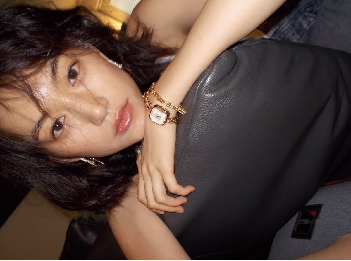 plzspellgabbana's tweet photo. 티파니앤코 김도연 개고트하다
60년대 영화에서 방금 걸어나온거같고 https://t.co/6NXkOQDvDB