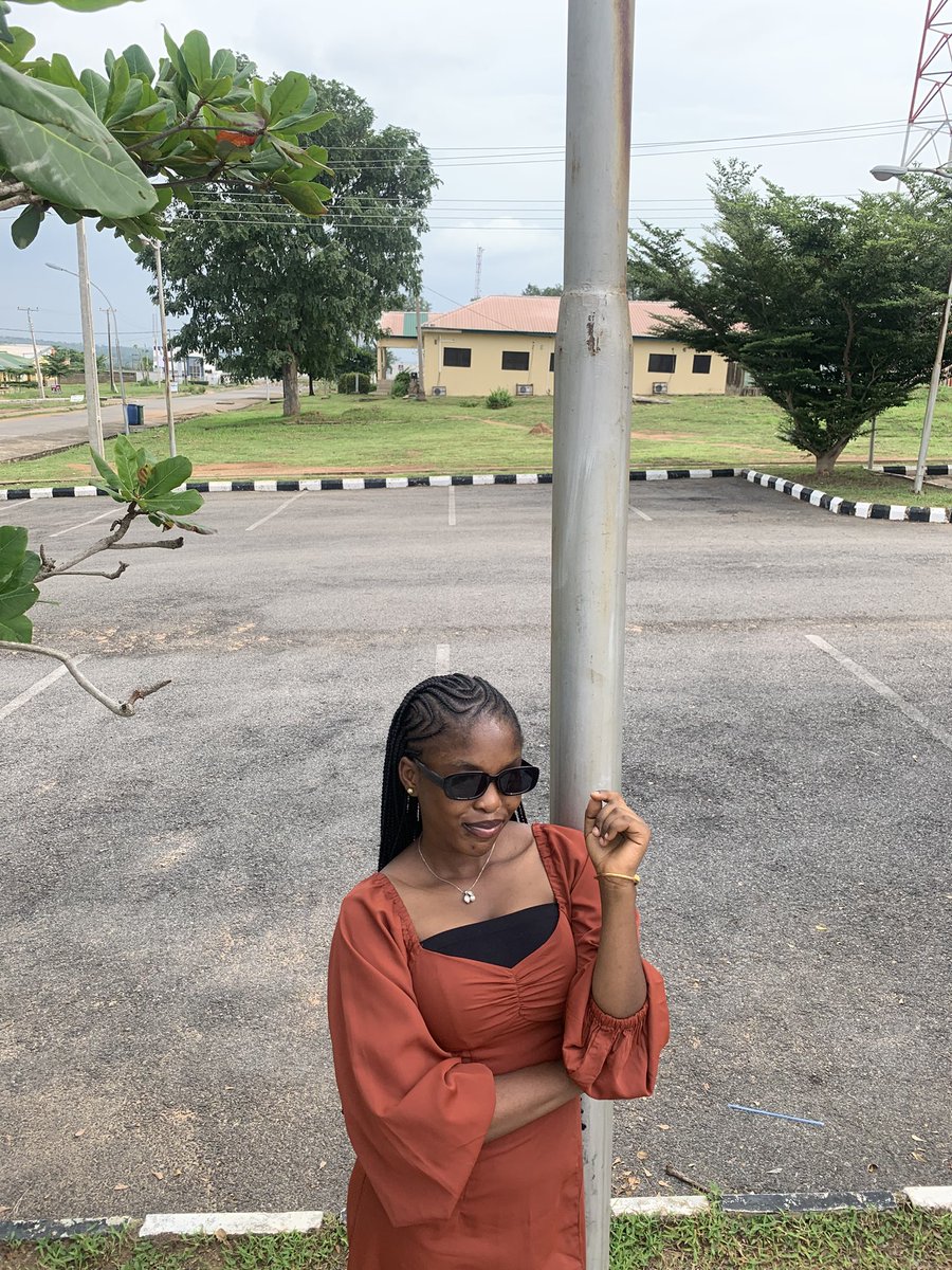 __Semilore__'s tweet photo. A grateful heart. Countless prayers, endless support, and God’s grace carried me through.

    Project defended🤎. My laptop and I can finally stop staring at each other. 😂 https://t.co/DSqt0QlrdI