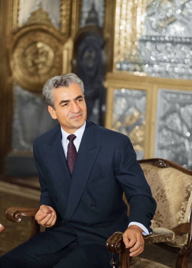 Bachejirjirak's tweet photo. ایران خانم چه جواهری رو از دست داد. 
لعنت بر شورشیان ۵٧
#شاهنشاه_آریامهر 
#پاينده_ایران_جاویدشاه https://t.co/1MjKg6AopE