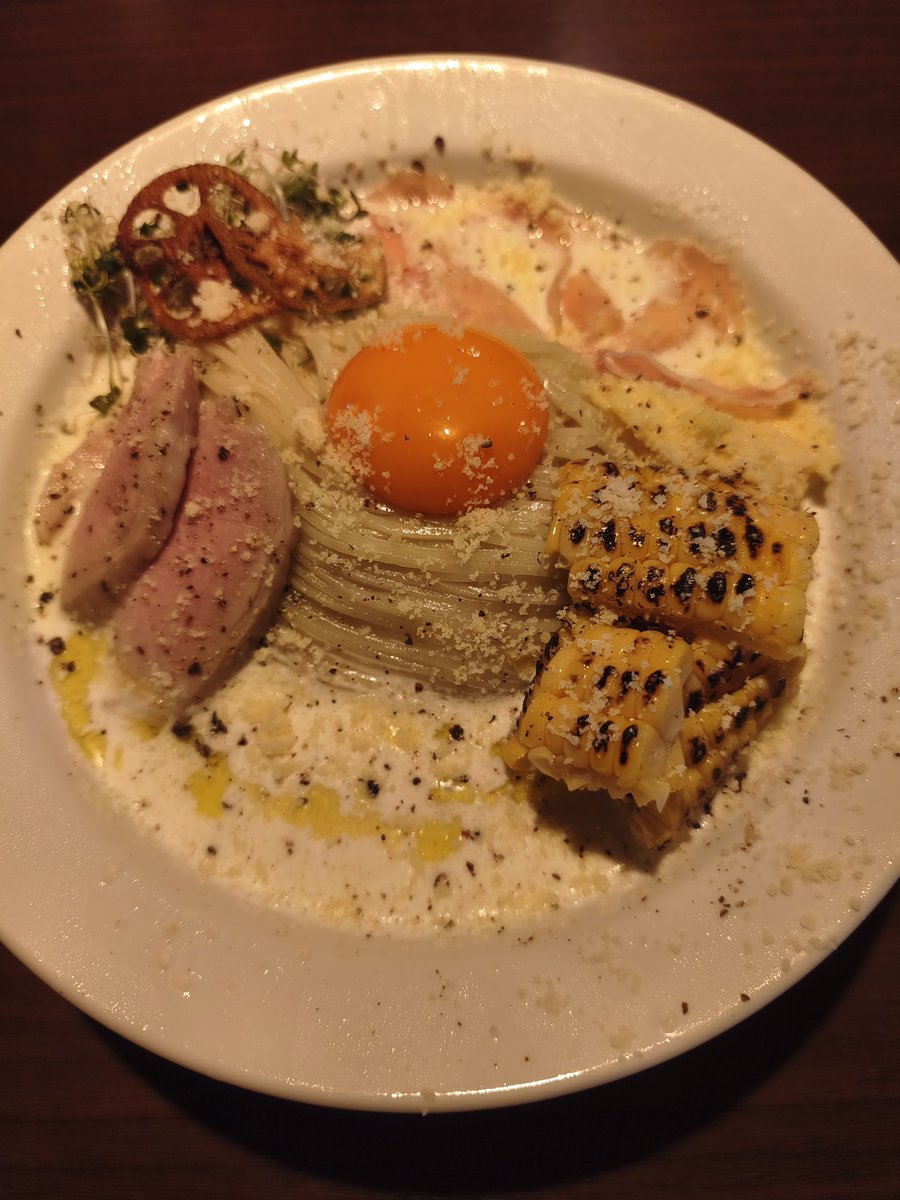 misramen777's tweet photo. 支那そば　かでかる
限定・夏の冷たいクリーム塩そば

前の限定にハマったので来店
構成が影響してるのかカルボナーラっぽい
コーンもしっかりいる
そして冷やし
不思議な組み合わせだが、相性は抜群
前のやつと共通項はあるが別物でした

旨かった😋

ご馳走様でした🙏

🍜月11年74
#麺26 https://t.co/X0NW7Z1iaw