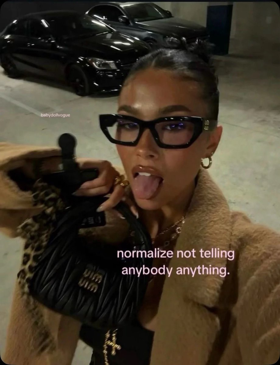 A✰ tweet media