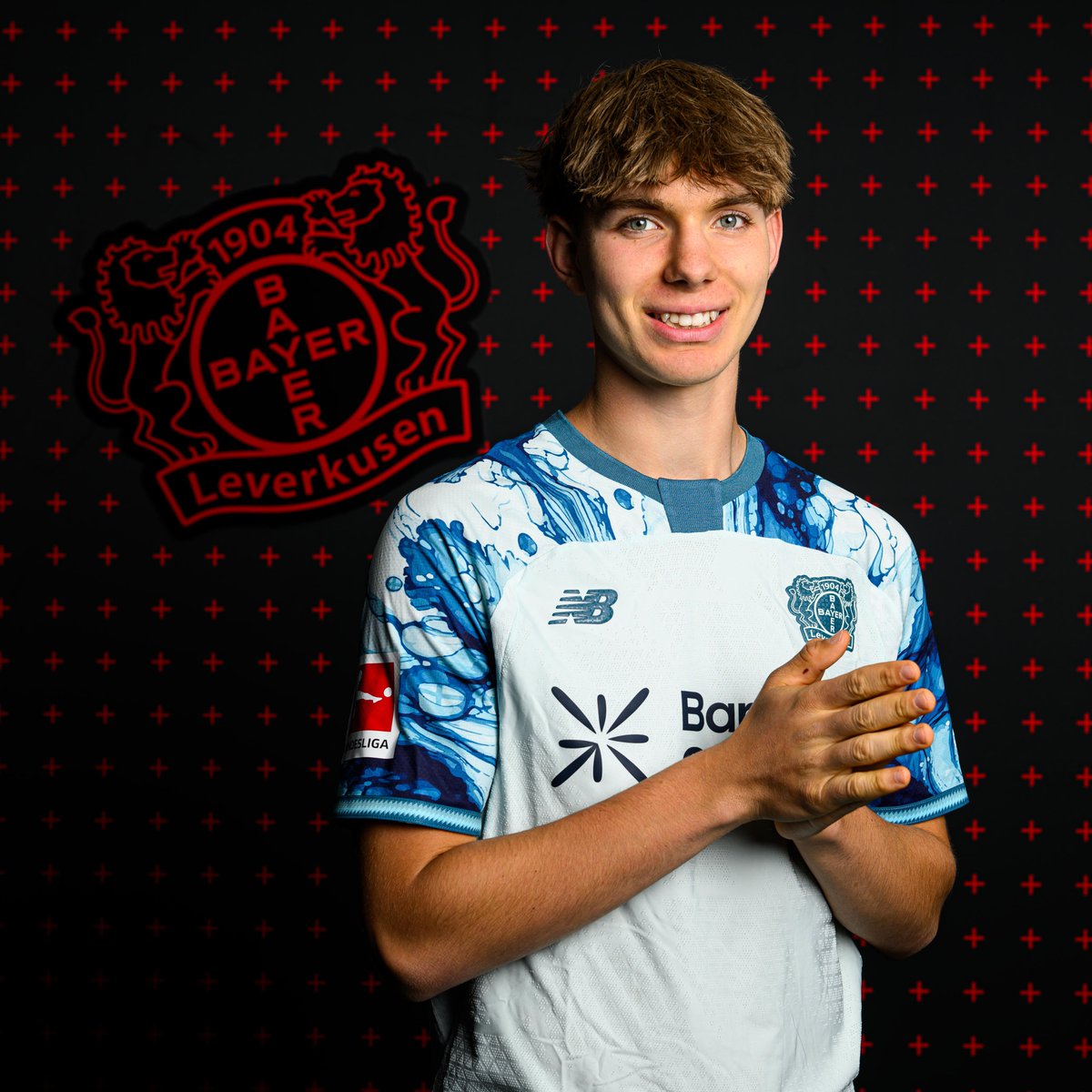 bayer04_es's tweet photo. 🎂 Hoy cumple 1⃣7⃣ añitos 🤩

¡Muchas felicidades, Kennet! 🎉

#SomosBayer04 🖤❤️ https://t.co/7yMQfH74yz