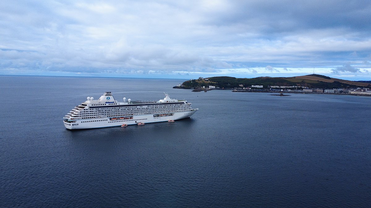 Amadeus_IOM's tweet photo. Another day, another cruise ship. This time, it's the Crystal Cruises Serenity and her 740 passengers stopping by. #crystalserenity #crystalcruises @crystalcruises #isleofman https://t.co/Bnj5YBv7uW