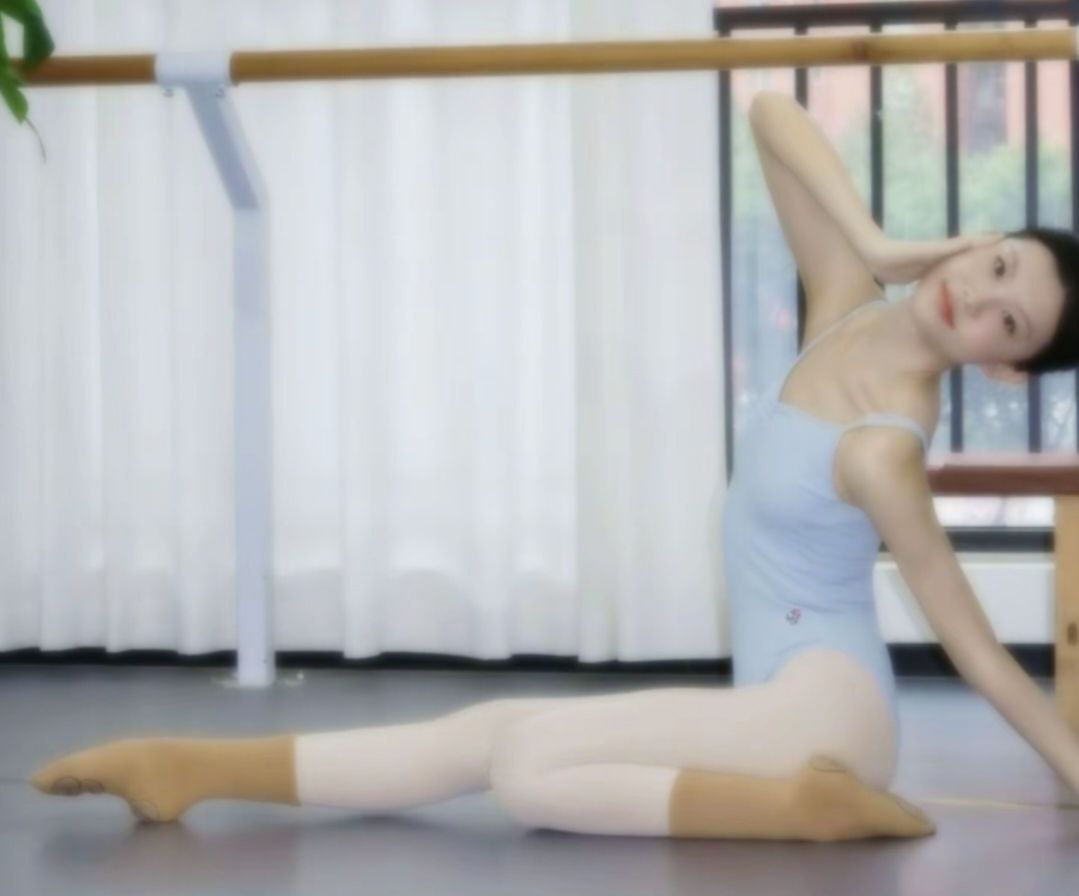 LoveBalletEver's tweet photo. #ballet #体操服 #舞蹈服 #白裤袜 #芭蕾 #足尖鞋 #白丝 #反差  芭蕾舞蹈演员们~ https://t.co/w99dj0g2RG