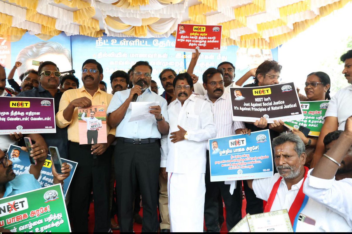 thirumaofficial's tweet photo. இந்திய ஒன்றிய அரசு நீட் தேர்வை முற்றாக கைவிட வலியுறுத்தியும்! தமிழ்நாடு  அரசு நீட் விலக்கு சட்டத்தை இயற்றக் கோரியும் இன்று சென்னையில் விடுதலைச் சிறுத்தைகள் கட்சியின் சார்பில் ஆர்ப்பாட்டம் நடைபெற்றது. https://t.co/aTOBvSb6ng