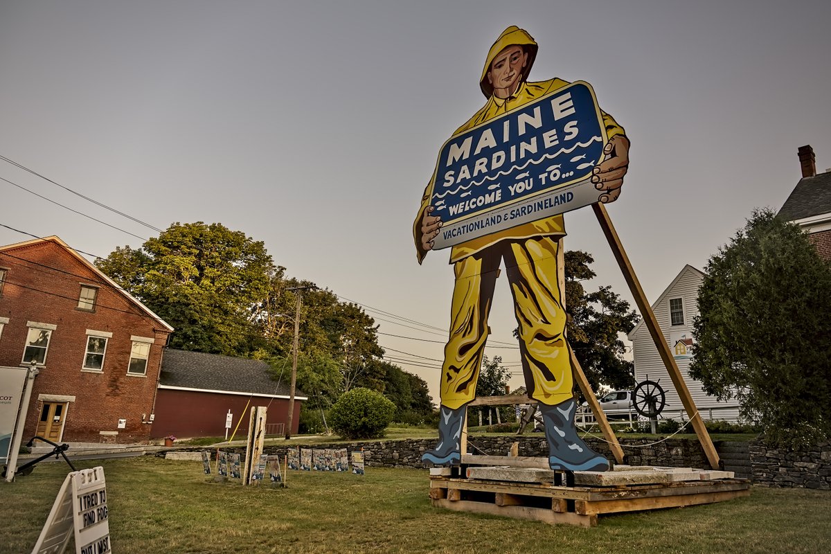 HipExplorer's tweet photo. I've photographed Big Jim before.

This time I stopped trying to take a picture of him...

...and started looking for a different perspective.

A few steps to the left. A little lower to the ground. One more walk around before heading home.

📍 Penobscot Marine Museum https://t.co/DyYL5b3AF6