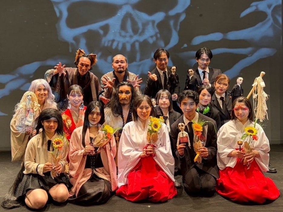 BACKATTACKERS's tweet photo. BACK ATTACKERS#14「陰陽師たち」
無事終演を迎えることができました。
エンターテイメントに全振りした本作、たくさんのお客様の笑顔が見れたことを心から嬉しく思います。

応援頂きましたお客様に大きな感謝を。
これからの彼らもどうぞ応援よろしくお願いします。

#ba陰陽師たち https://t.co/tAmuqe7hMA