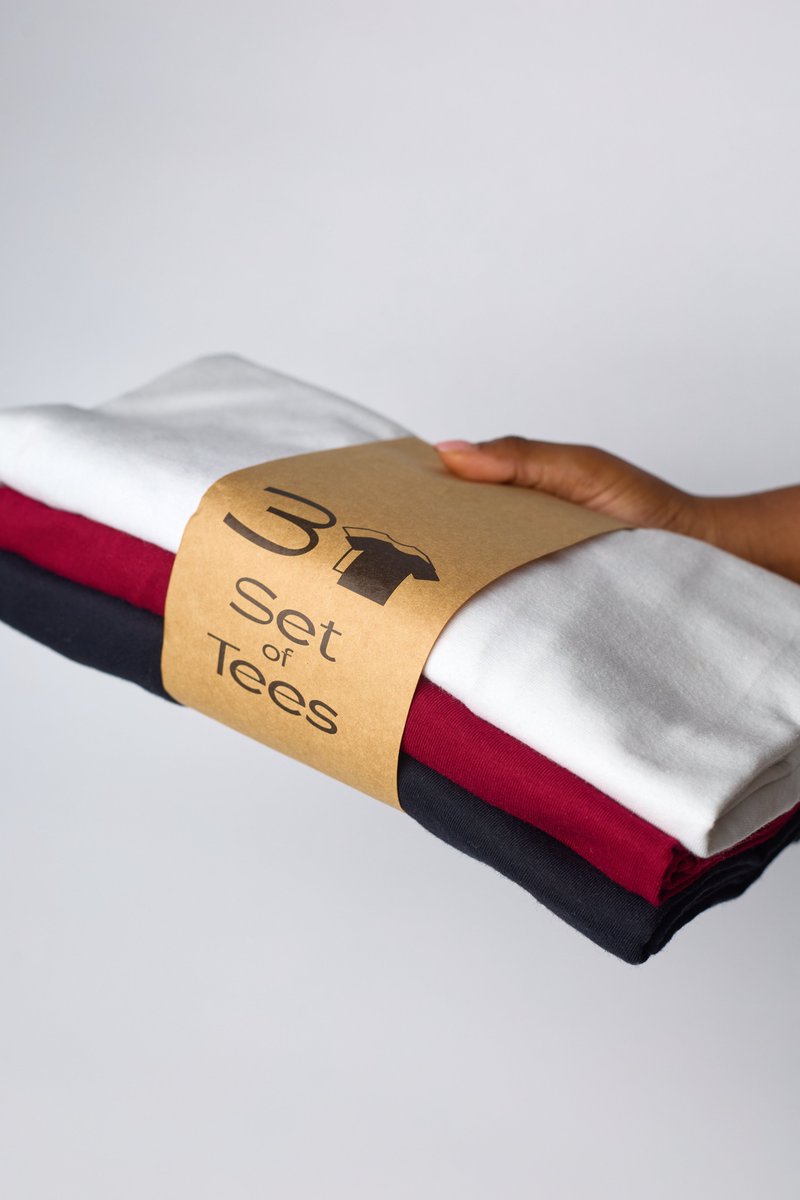 TeesandCo_'s tweet photo. The salaries are rolling in, and we are ready for all your orders😋. 

Grab a 3-tees bundle today for ₦15,600. https://t.co/6ObimuXmqw