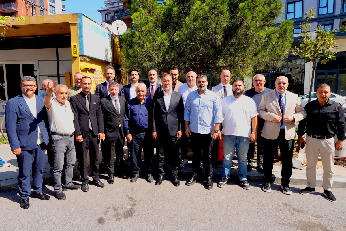 BBvolkanyilmaz's tweet photo. Yeni haftaya Kağıthane’de Emmiyet Taksi Durağında başladık. 
Kıymetli esnaflarımızla sorunları ve çözüm yollarını istişare ettik. 
İlgilerinden dolayı durak başkanı Zeki Kumandaveren ve taksi esnaflarımıza teşekkür eder, hayırlı işler dilerim. https://t.co/aQCVDcz4Z4