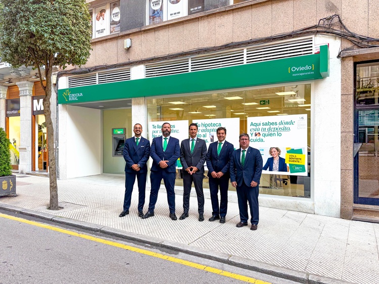 eurocajarural's tweet photo. ¡Llegamos a Oviedo!👏👏

Abrimos una nueva oficina en la calle Fray Ceferino, 7, reforzando nuestra presencia en Asturias con un modelo de banca humana y cercana💚
#LaBancaQueTúQuieres
¡Te esperamos!🤗

🔽Ver noticia🔽
https://t.co/6YeZfukvVS https://t.co/57W0K7Et18