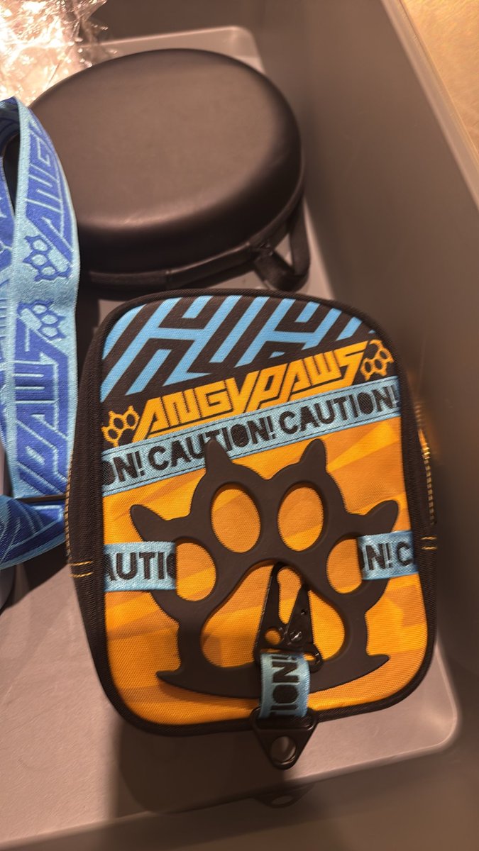 JtheFur's tweet photo. Sydney airport. 

Apprently it’s knuckle dusters and gonna be destroyed. Cannot be carrryon. https://t.co/iak1nvtHUZ