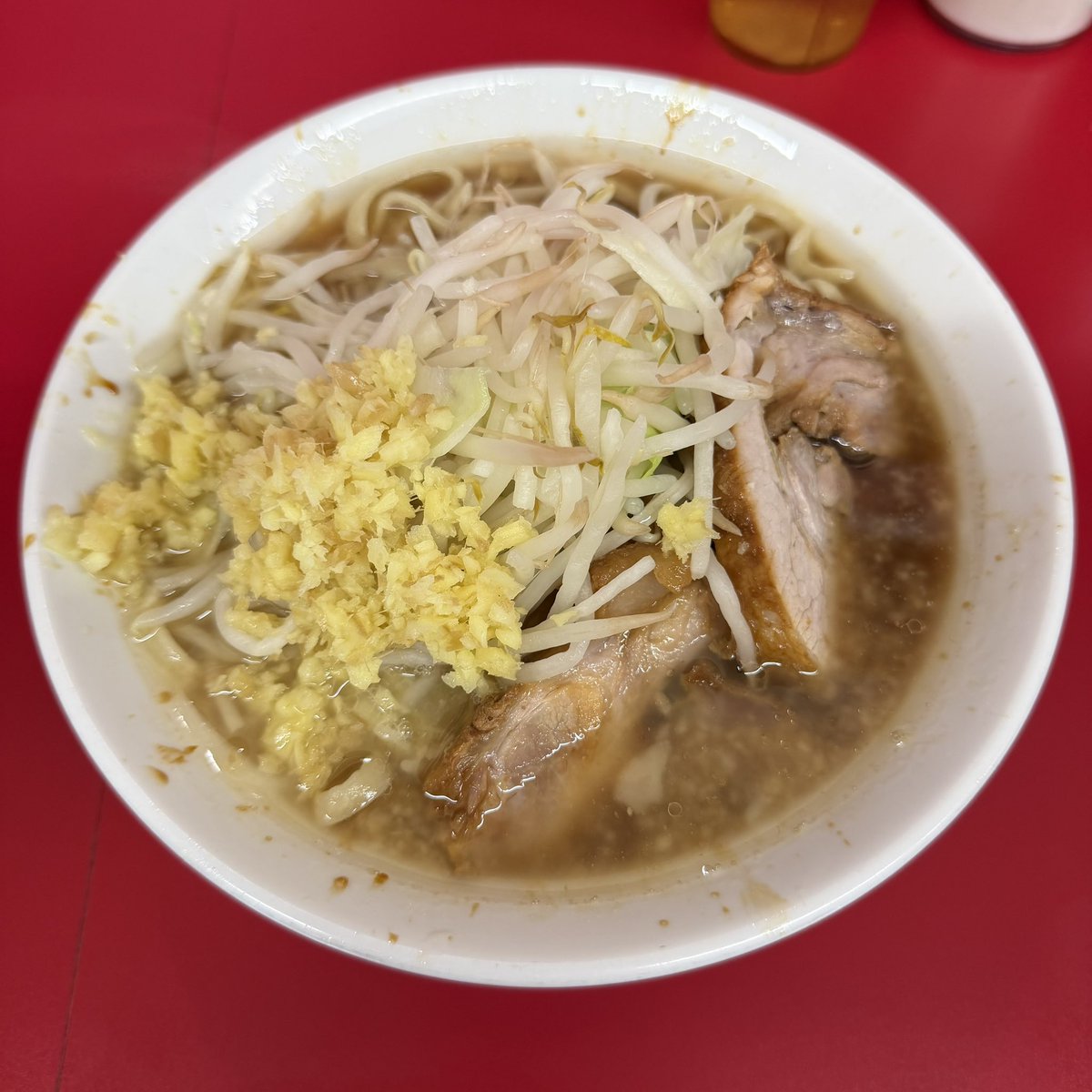 ura_menreds24's tweet photo. ラーメン二郎 大宮公園駅前店

小ラーメン

健診直前なのに二郎を欲す
麺と野菜少なめでも十分満足なり https://t.co/hw8XcRQVpk