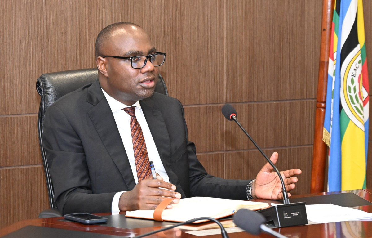 mofpedU's tweet photo. MUSASIZI URGES EPRC TO PRODUCE EVIDENCE BASED RESEARCH TO SPUR UGANDA’S TENFOLD GROWTH AGENDA

Finance Minister @henrymusasizi1 has tasked Economic Policy Research Centre (EPRC) to focus on generating evidence-based economic policy research and analysis that will support Uganda to achieve a 500-billion-dollar economy by 2040.

The Minister made the remarks today while meeting the Board and Management of Economic Policy Research Centre (EPRC) at @mofpedU

@EPRC_official was established in 1993 by @mofpedU and @Makerere to build in-country policy research capacity and has since become Uganda’s leading economic policy think tank.

Musasizi said evidence-based research is critical for policy makers to make informed decisions on the socio-economic transformation of the country, adding that there is need for more evidence-based research to ensure the anchor sectors (ATMS) deliver Uganda’s tenfold growth. 

The Executive Director EPRC Dr. Sarah Ssewanyana said EPRC is committed to continue playing a central role in supporting evidence-informed policy making and contributing to national development strategies, adding that their work is fully aligned with NDP IV and the Tenfold growth strategy.

She said EPRC is also focusing on stakeholder engagement and policy uptake as well as digitization of research dissemination and knowledge management.