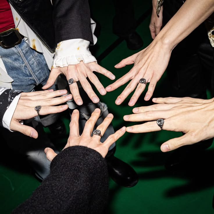 hnkive's tweet photo. antis: bts disband txt disband

btxt: dis band is gonna be together in every lifetime https://t.co/mGcIdPtnbE