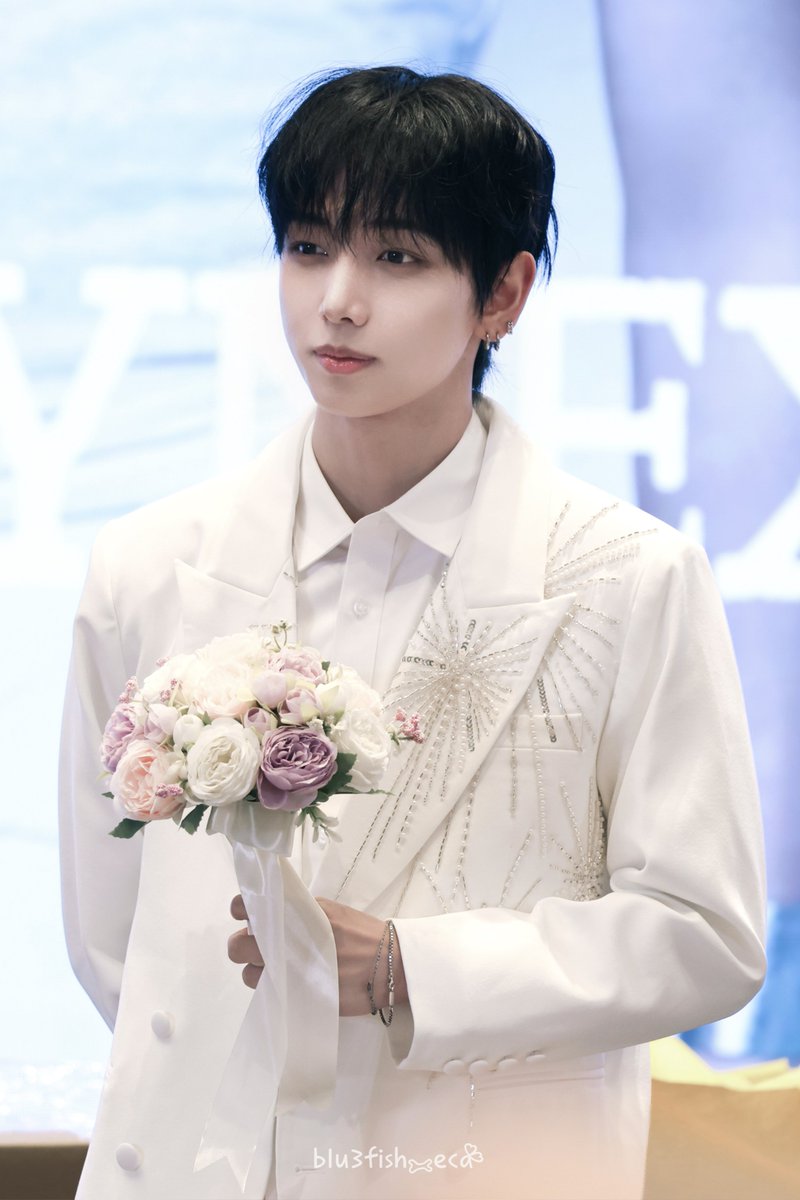 blu3fish_eca's tweet photo. 260725
💐🤍

#명재현 #JAEHYUN
#보이넥스트도어 #BOYNEXTDOOR https://t.co/yT7HqWicZl