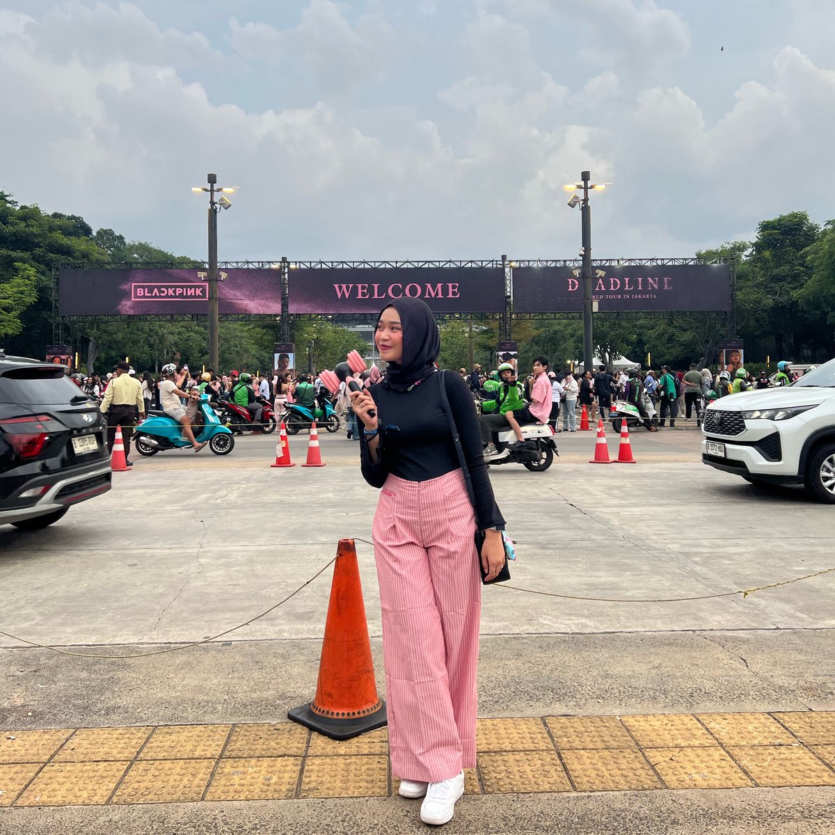 galspill's tweet photo. Outfit Konser🖤🩷

Aku pake ini nyaman bgt waktu konser BP kemarin

- Celana Stripe
Enak dipake gerak, bahannya jg ga panas dan ga gampang kusut (Dark pink, L)
https://t.co/arMSwPiRLC

- Baju
Ganyangka ini murah bgt, tapi tetep nyamann. Bahan rib knit ya
https://t.co/QJgMfdXbCc https://t.co/Jl8Ix2nLy1