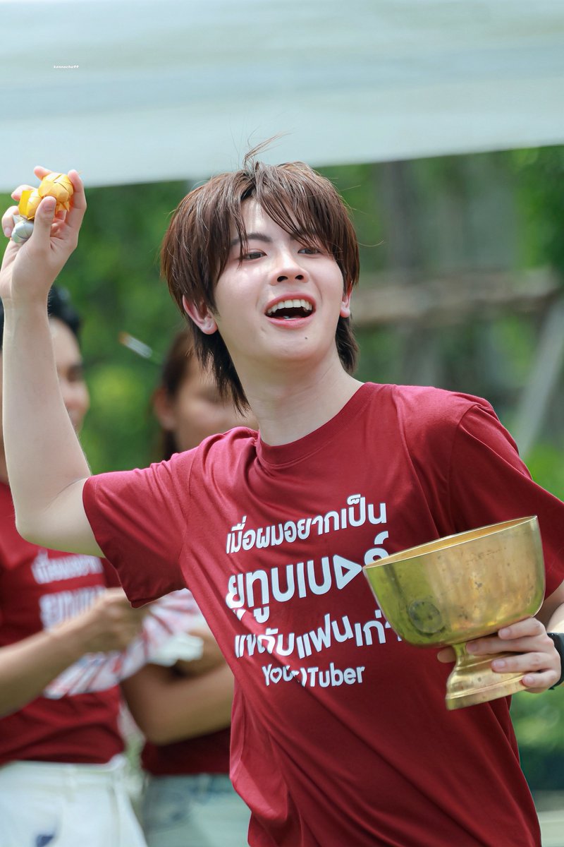 ksdhsvt's tweet photo. 270726  ˚ʚ #Firstone 𐔌՞･·･՞𐦯
#เติ้ลเฟิร์สวัน #TleFirstone 

เด็กที่สนุกกับการแจกของให้พี่ๆมากที่สุดอยู่ตรงนิ้5555555555555

YourTuber Worship
#บวงสรวงYourTuber https://t.co/lcFoiRcRNu