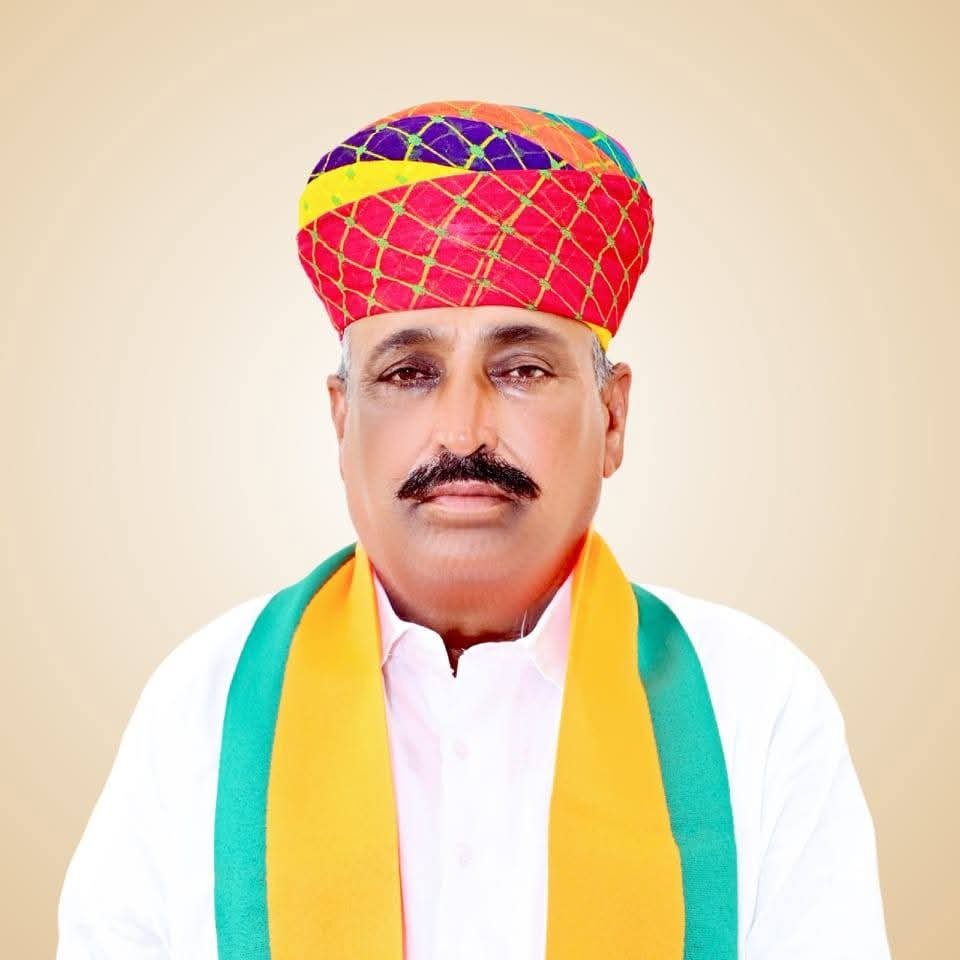 sunilbhati4bjp's tweet photo. खींवसर विधानसभा क्षेत्र से विधायक श्री रेवंतराम डांगा जी को जन्मदिवस की हार्दिक बधाई एवं शुभकामनाएं!

प्रभु श्री राम जी से आपके उत्तम स्वास्थ्य, सुदीर्घ एवं यशस्वी जीवन की मंगलकामना करता हूं।

@DangaRewant https://t.co/0Y9OjJ7t9A