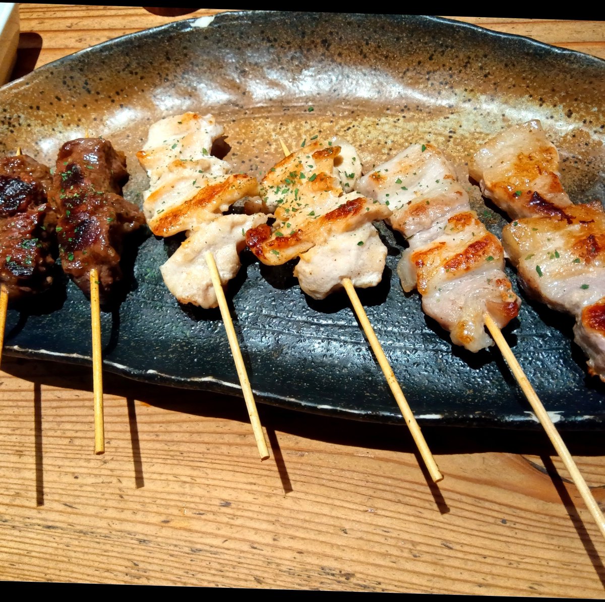 edehiga's tweet photo. 焼きそば撮る前にちょっと食べてしまった😆
あとそういやサラダも撮ってないな🙄w

安くて美味しいからか 木曜でも混んでた！！

ありがとうございました🙏✨ https://t.co/dDH79ycHei