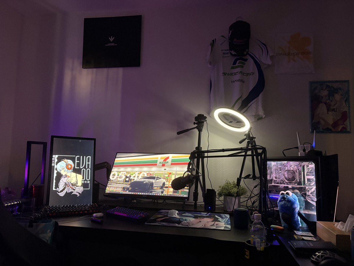 rR1xAzrael_Vox's tweet photo. Cleanup my desk https://t.co/lK7qA5823o