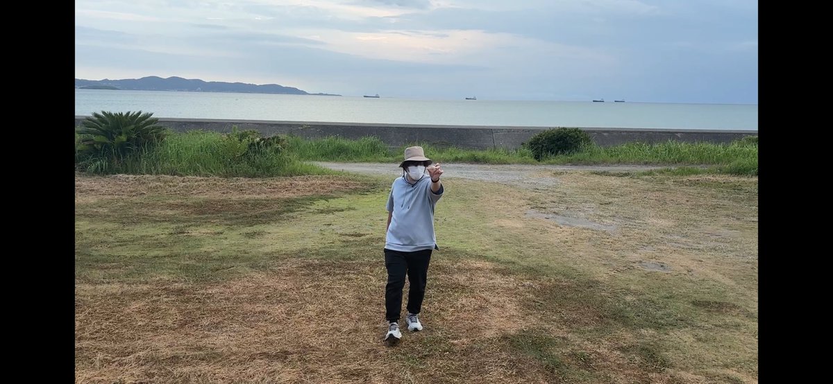 seramikarutitan's tweet photo. 海から迫り来るヒラくん https://t.co/eu0ZXby6Rs