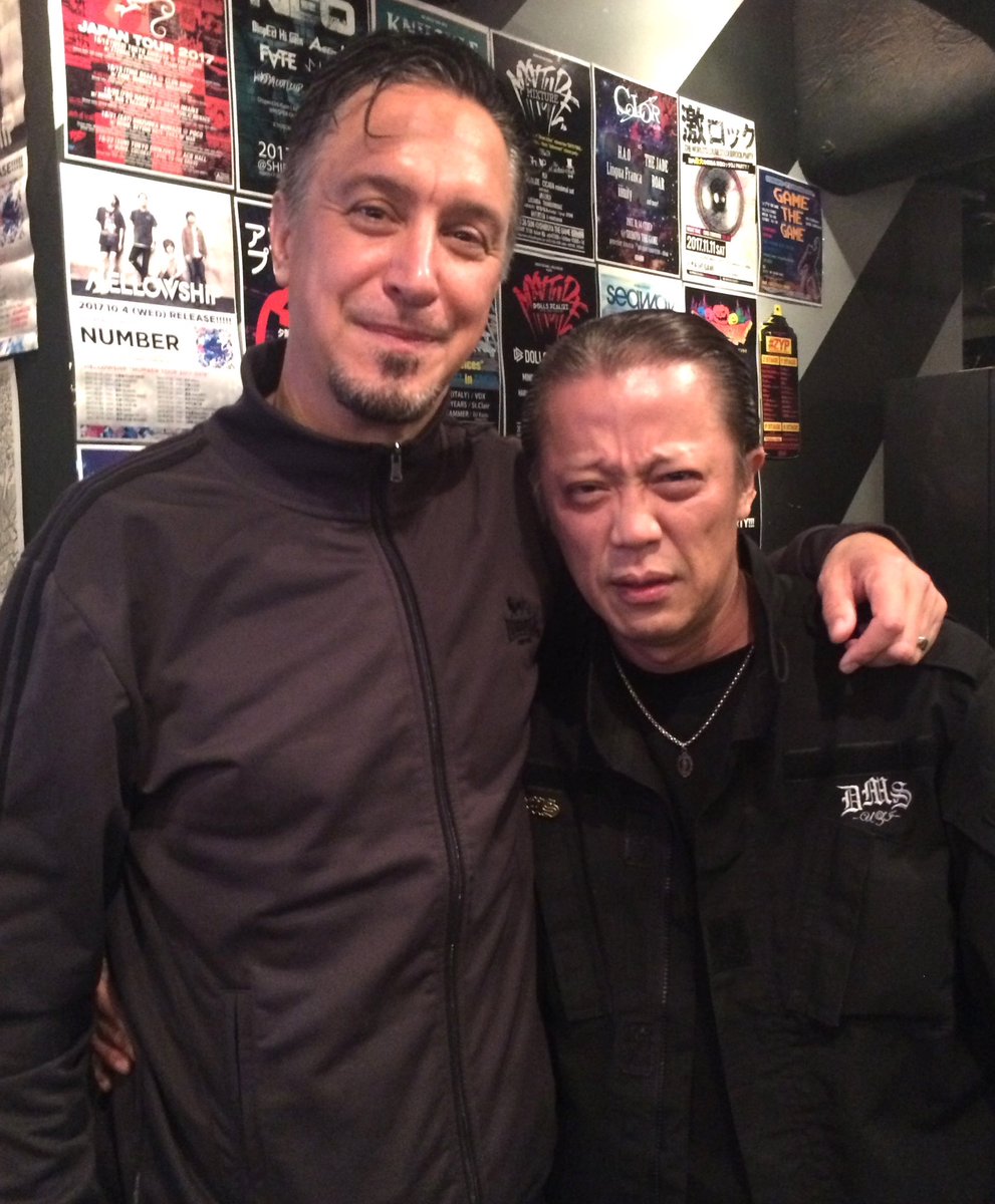 aggressive_dogs's tweet photo. 同志、最愛なる友、Lou Kollerが亡くなりました。お互い闘病中でお互いを励まあってここ数年話をしてました、すごく残念です。
俺が人生の中んで一番聴いたバンド。Lou 色々とありがとうございました、あなたの心、志、魂、は決して忘れません。
安らかに..ご冥福をお祈りしたします🙇❤️
合掌🙇🙏❤️ https://t.co/jvyukLLAxB