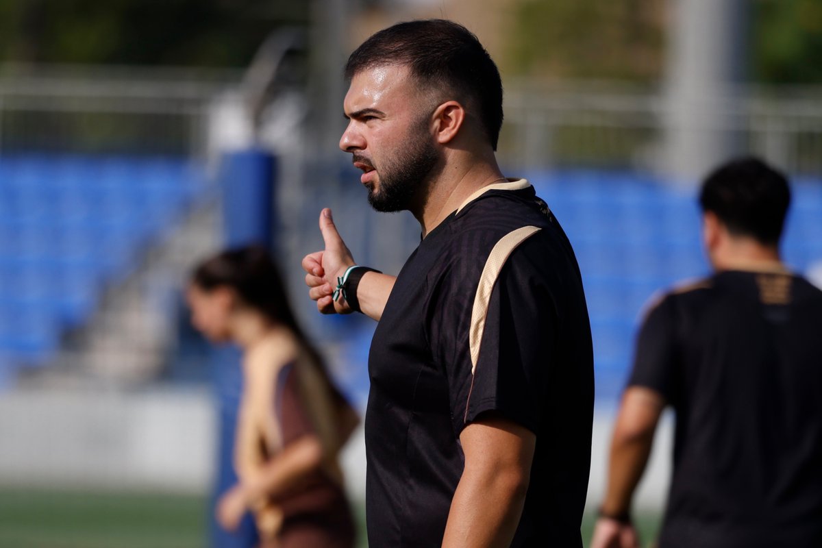 RCDE_La21's tweet photo. 🔛 El Femení B ja està en marxa! Primer entrenament de la temporada amb Adri Albaladejo al capdavant ✅
#RCDEFem #La21 https://t.co/uODWAPe6a1