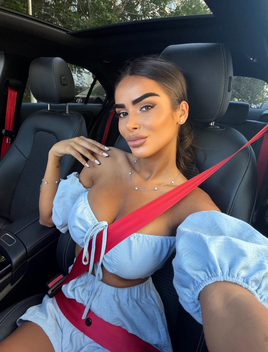Andrea Ann tweet media