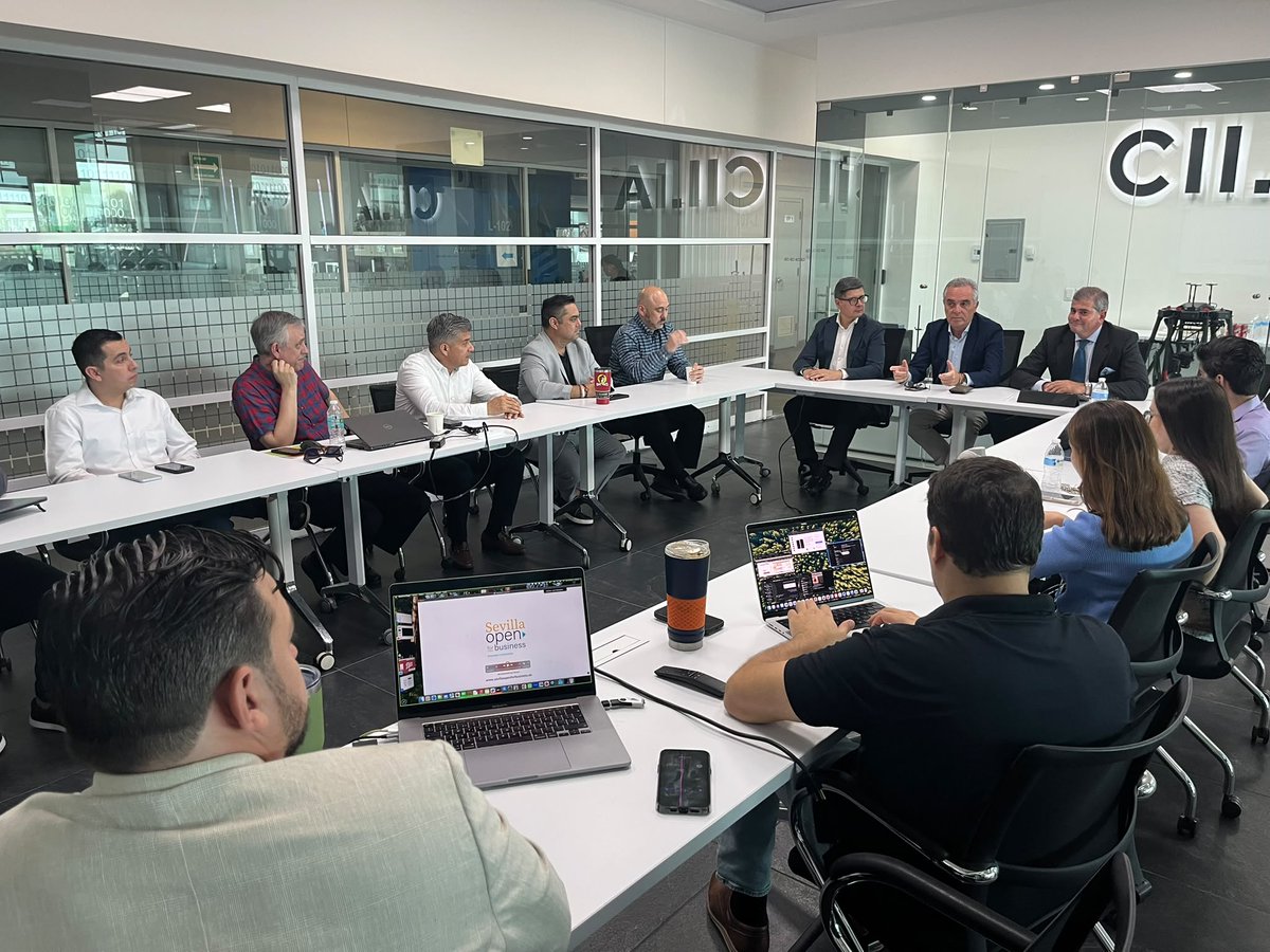 Ayto_Sevilla's tweet photo. Esto se traduce en:

🔘Agenda de trabajo abierta
🔘Oportunidades de colaboración
🔘Proyectos de inversión
🔘Oportunidades y empleo de calidad https://t.co/n8u0xYcM5d
