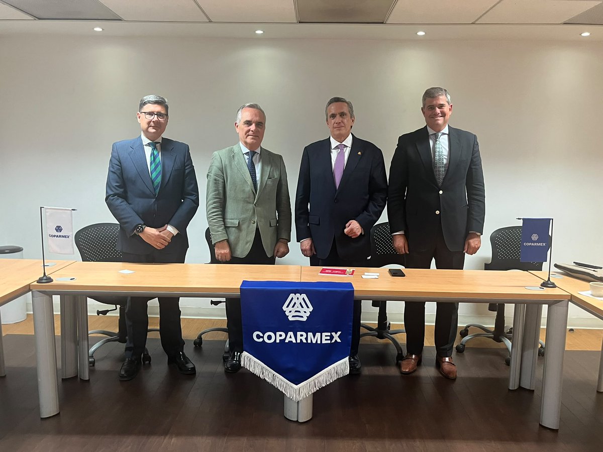 Ayto_Sevilla's tweet photo. 🤝Continuamos la hoja de ruta a través de la cual, el Ayuntamiento de Sevilla es un aliado fiable para acompañar a las empresas que quieran invertir en Sevilla, facilitar su implantación y abrir puertas para que cada vez más compañías elijan la capital de Andalucía para crecer. https://t.co/SZ7H0h0kAZ
