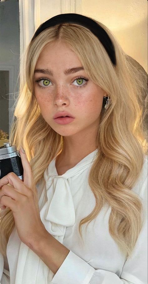 twikatti's tweet photo. Soft waves, a crisp white blouse, and that radiant glow timeless portrait vibes
jPO https://t.co/WNy7i4wflI