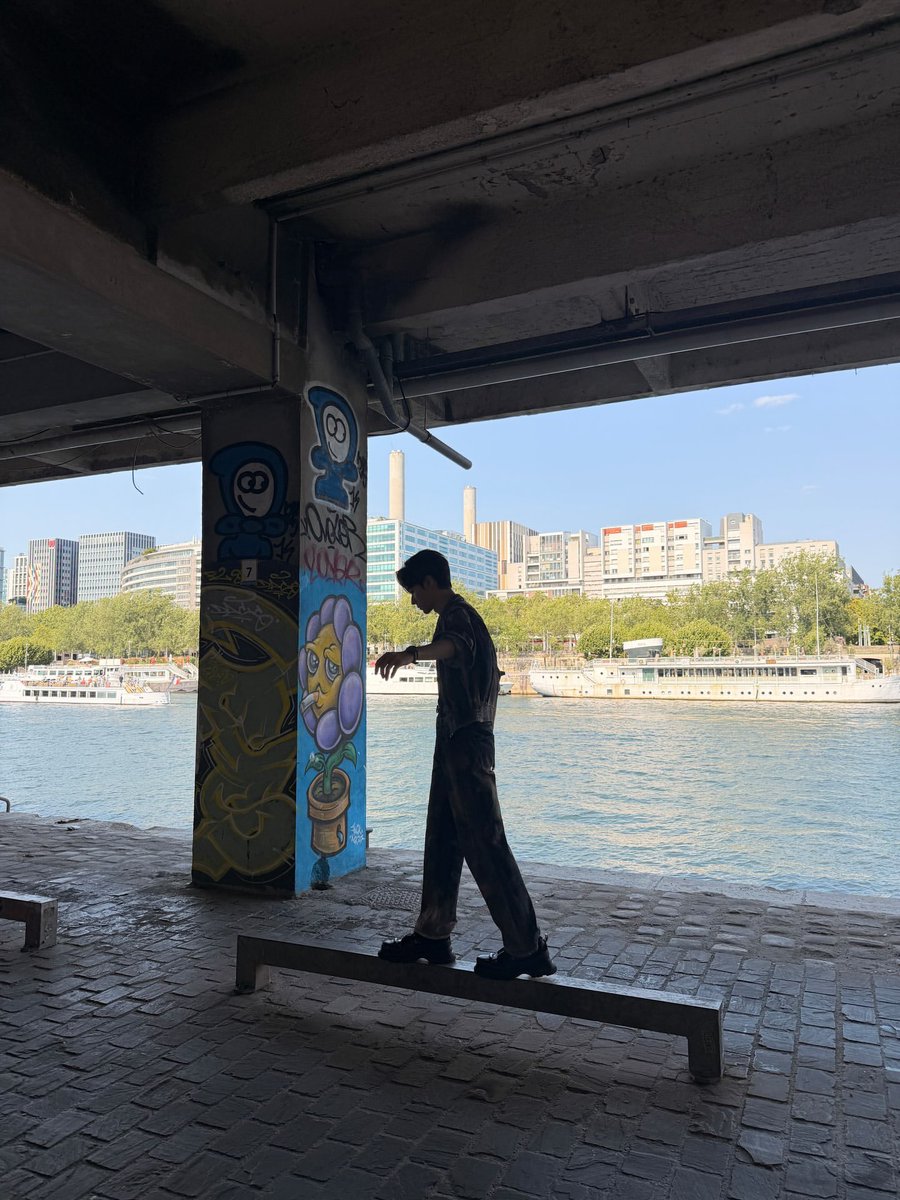 GongJun_Korea's tweet photo. @LouisVuitton @Pharrell 26.07.27 공준 인스타
🐶Absorbing every lovely moment in Paris.
#TDF202
#공준 #龚俊 https://t.co/D8rbiIQciM