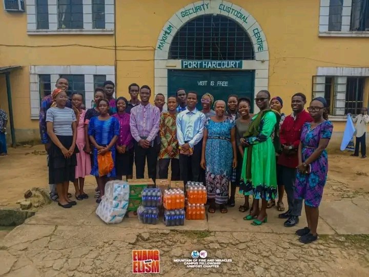 mfmcf_uniport's tweet photo. On Saturday we were opportuned to visit the prison, it was an experience we won't recover from, even in our unfaithfulness God has always been faithful.
#evangelismweek #prisonoutreach #jesussaves #Goye #mfm #mfmcfuniport https://t.co/64uiiXZVLY