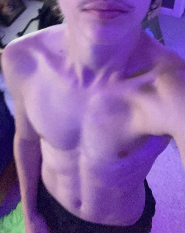 anthonyherfav's tweet photo. horny and bored https://t.co/foFm64dWME