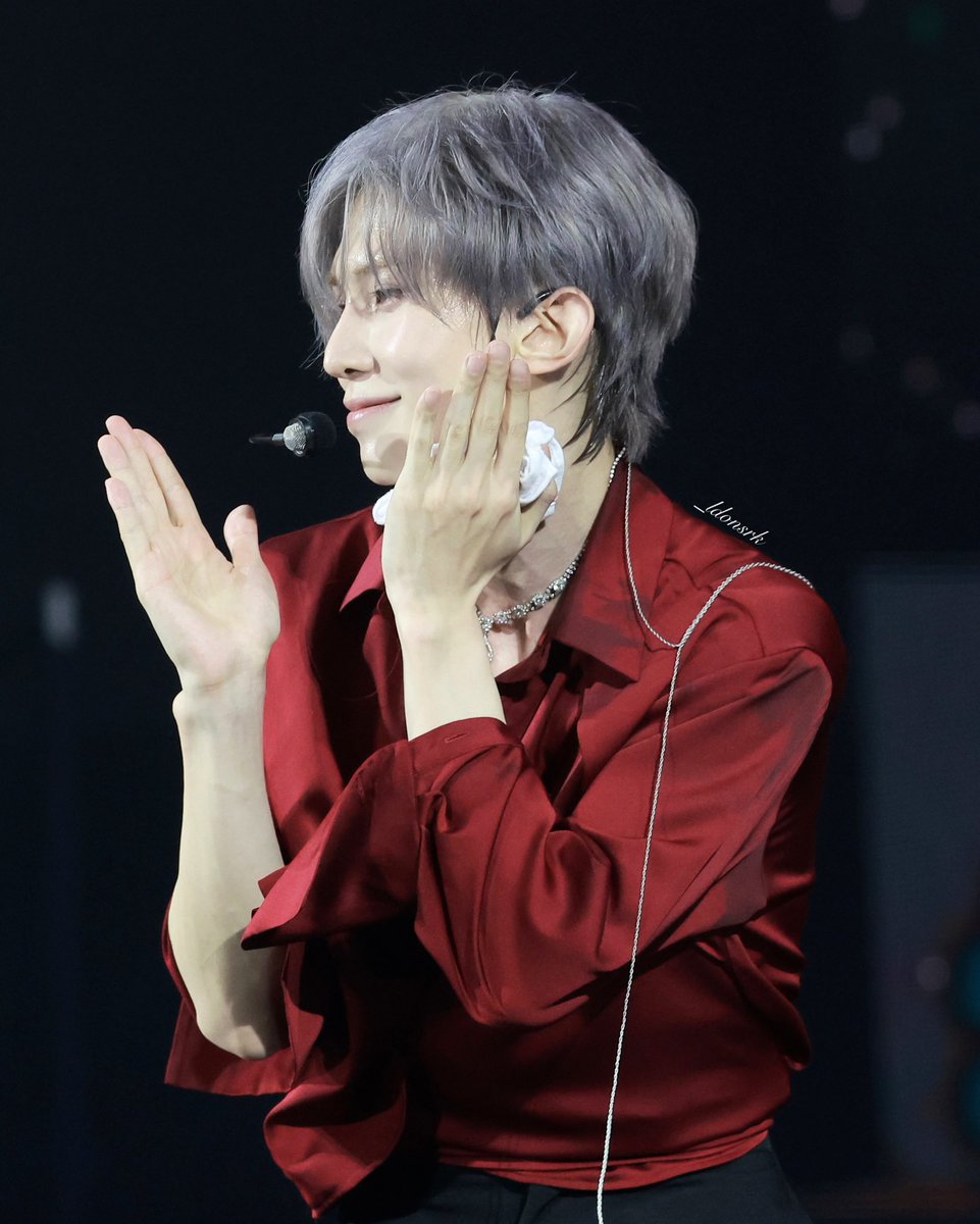 _ldonsrk21's tweet photo. 260718 서울 팬미팅 2일차

❤️✨🐩

#여상 #강여상 #YEOSANG
#에이티즈 #ATEEZ https://t.co/w81EbhOJmW