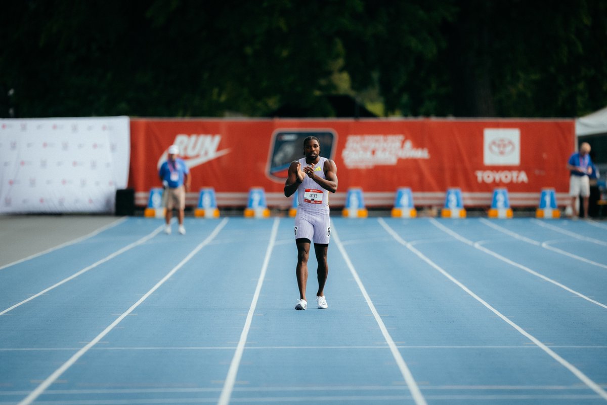 AthleticsWeekly's tweet photo. When a picture tells a thousand words 🎨

Despite pulling up for cramp in the 200m final, Noah Lyles was determined to finish the race at the USATF Outdoor Championships 🏃

Having already won the 100m in an equal PB of 9.79, Lyles stated after his 200m that "it puts some perspective in how good Usain Bolt was [at doubling]" 💬

📸 @DanVernonPhoto