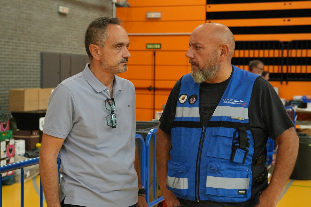 AytoMostoles's tweet photo. 📍 Móstoles se ha convertido este fin de semana en uno de los principales centros de respuesta de emergencia de la Comunidad de Madrid, acogiendo a personas evacuadas por los incendios forestales. 

🔎 Conoce todos los detalles: https://t.co/0ySxQHQoBs https://t.co/VTVxGr7lyk