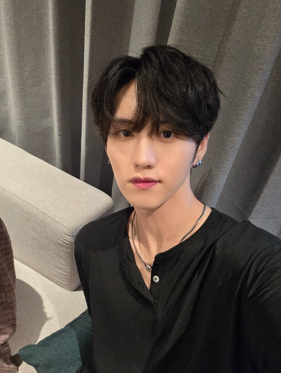 by_EPEX's tweet photo. 제니스 중국에서 만나서 더 반가웠어 

#EPEX #이펙스 #YEWANG #예왕 https://t.co/tpqDyoX9tK